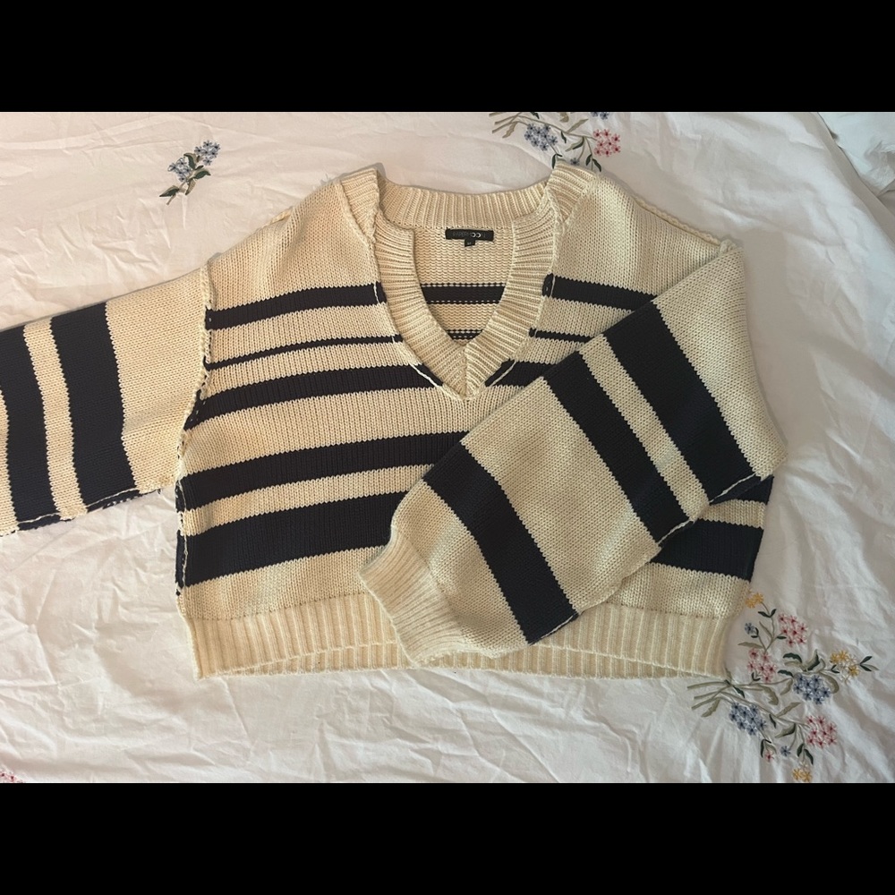 Grey Bandit Cropped Sweater